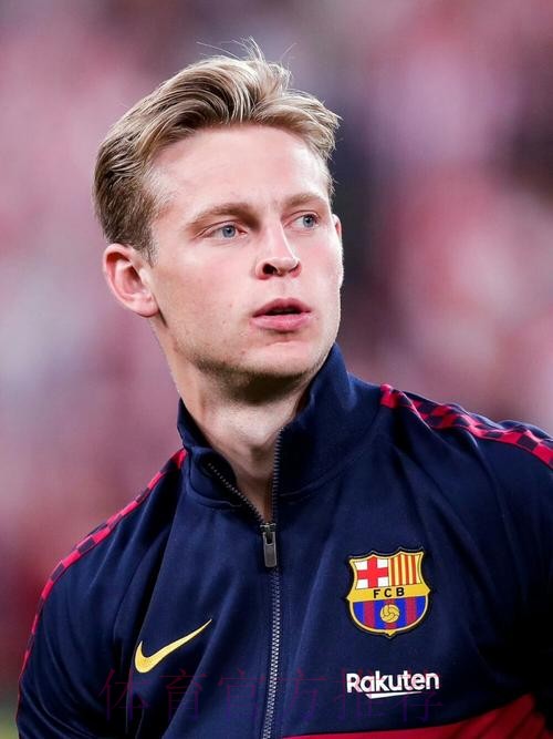 德容因肠胃炎缺席训练 但有望赶上国家德比